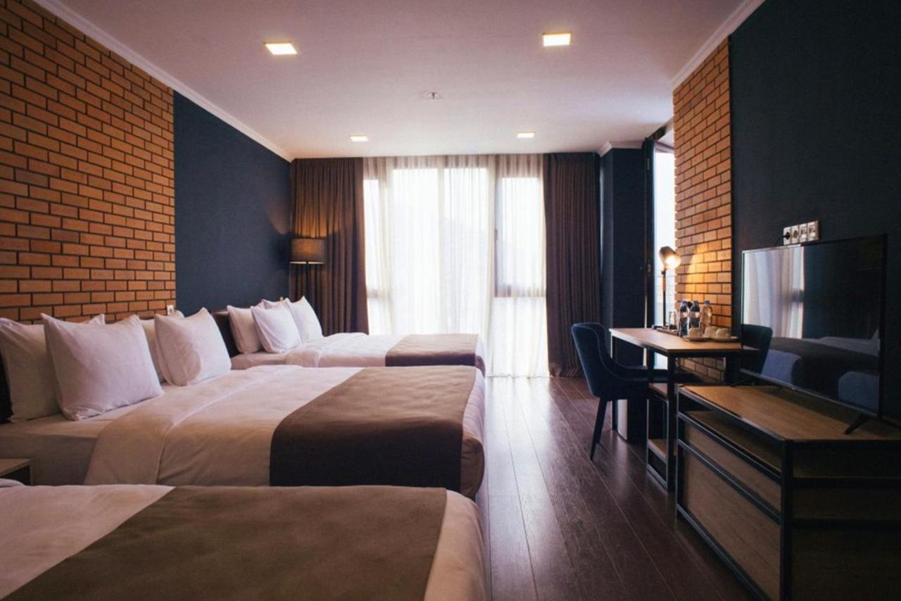 Bricks Hotel Tbilisi Ngoại thất bức ảnh