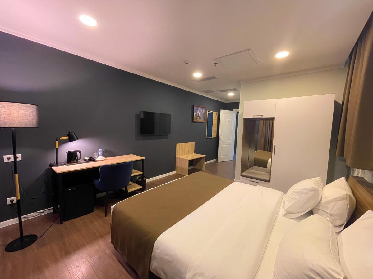 Bricks Hotel Tbilisi Ngoại thất bức ảnh