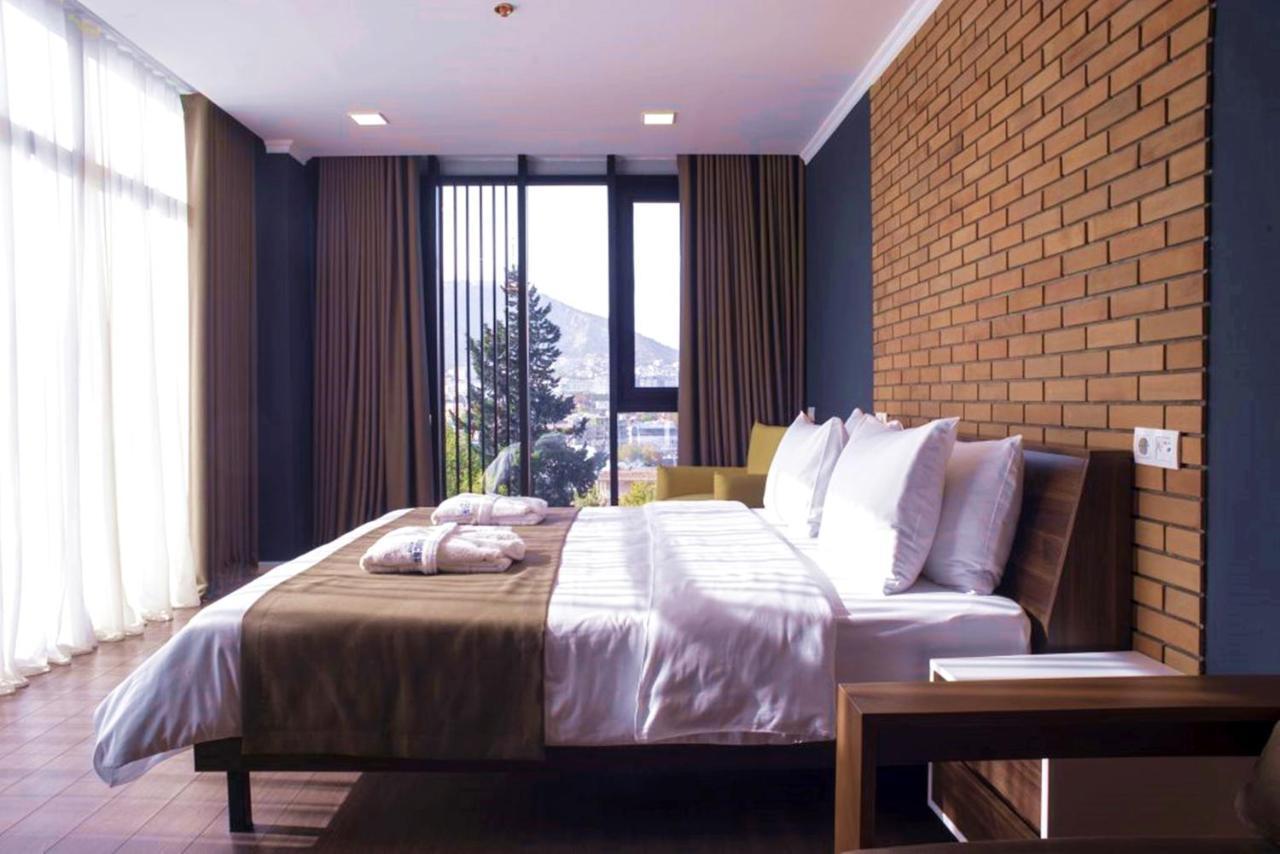 Bricks Hotel Tbilisi Ngoại thất bức ảnh