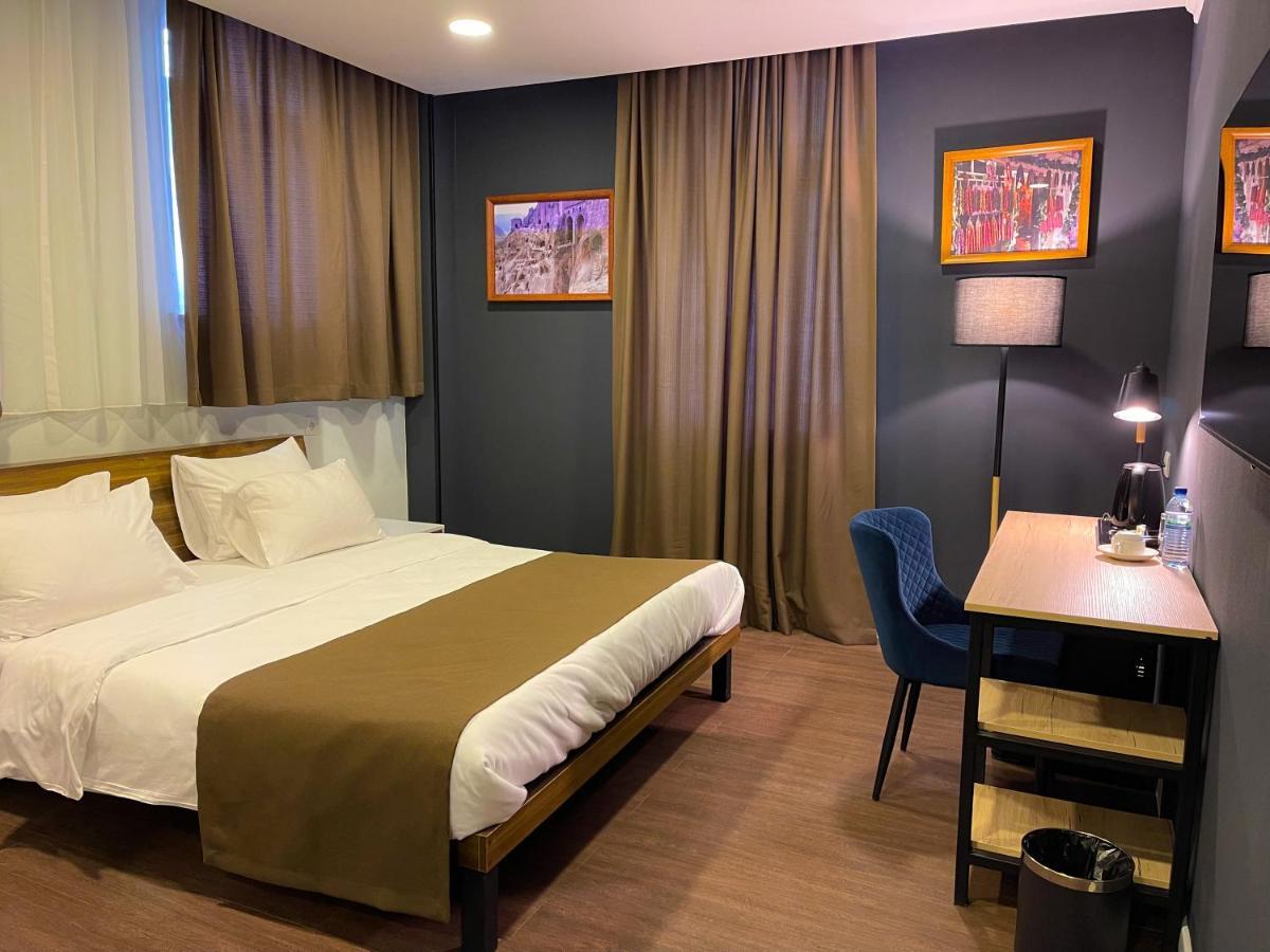 Bricks Hotel Tbilisi Ngoại thất bức ảnh