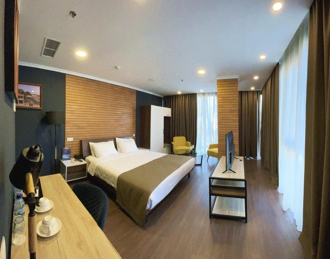 Bricks Hotel Tbilisi Ngoại thất bức ảnh
