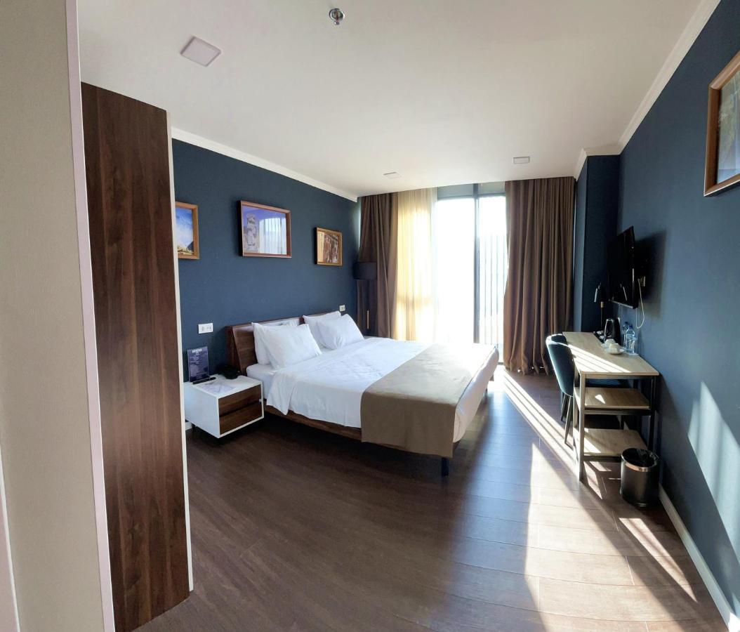 Bricks Hotel Tbilisi Ngoại thất bức ảnh