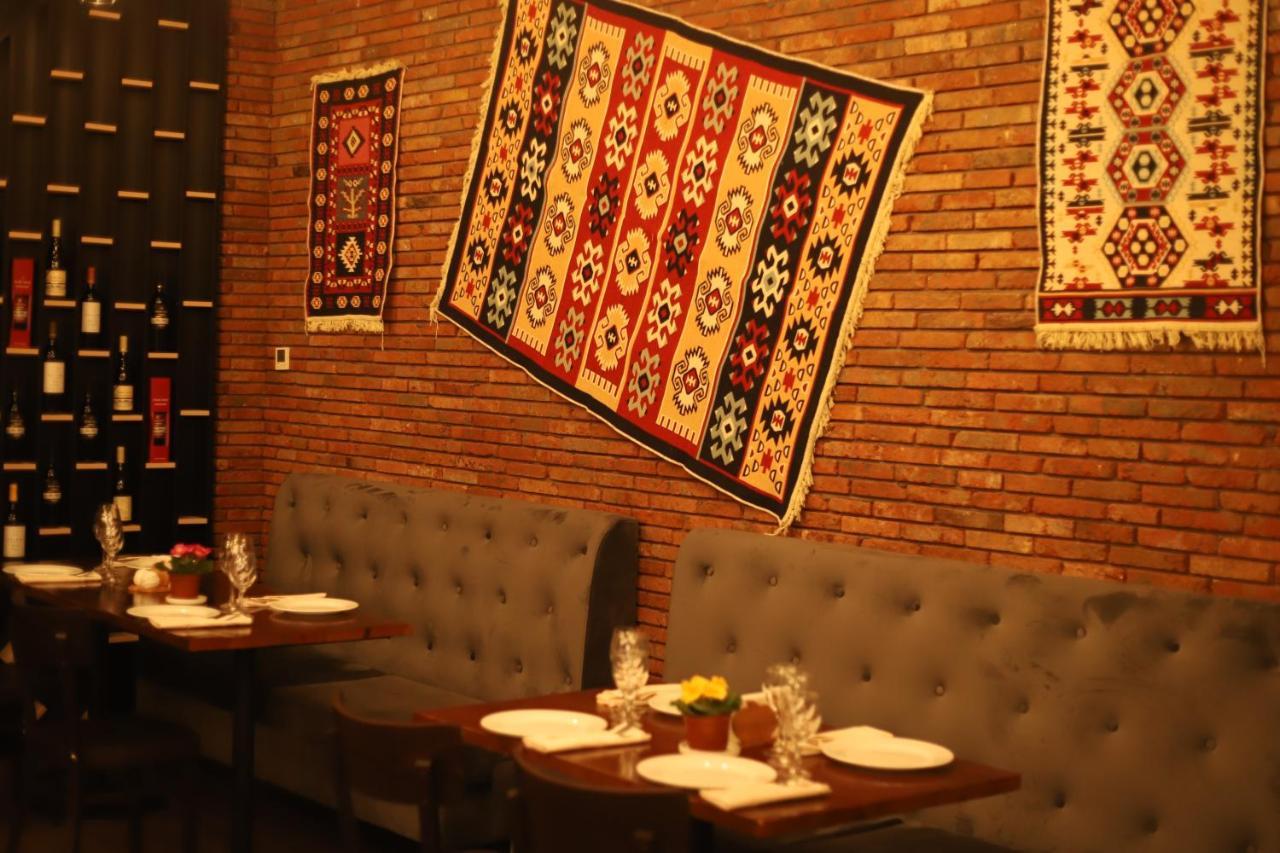 Bricks Hotel Tbilisi Ngoại thất bức ảnh