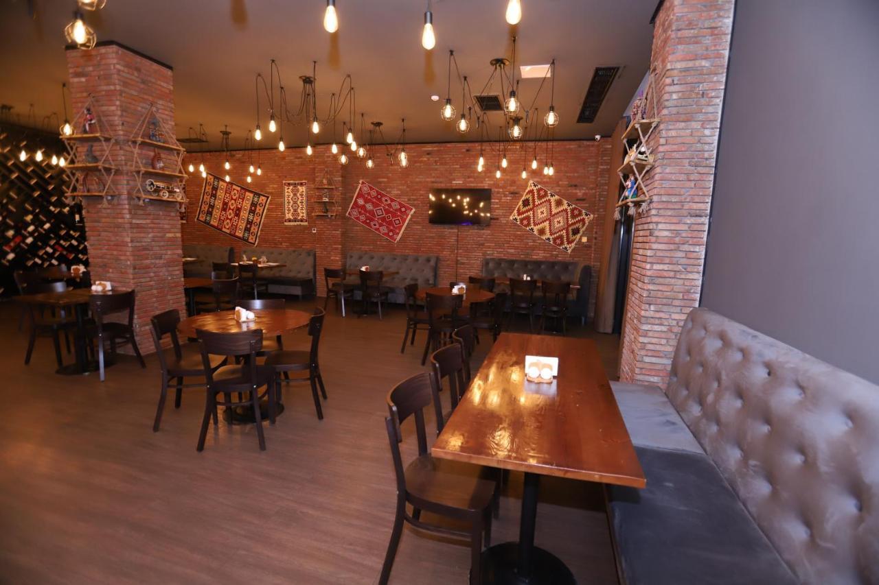 Bricks Hotel Tbilisi Ngoại thất bức ảnh