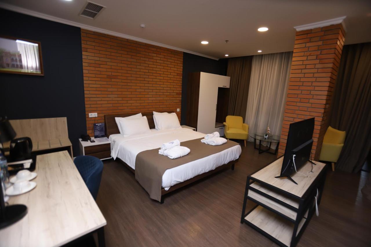 Bricks Hotel Tbilisi Ngoại thất bức ảnh
