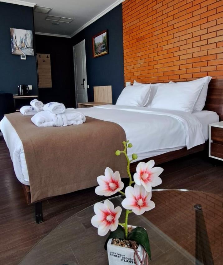Bricks Hotel Tbilisi Ngoại thất bức ảnh