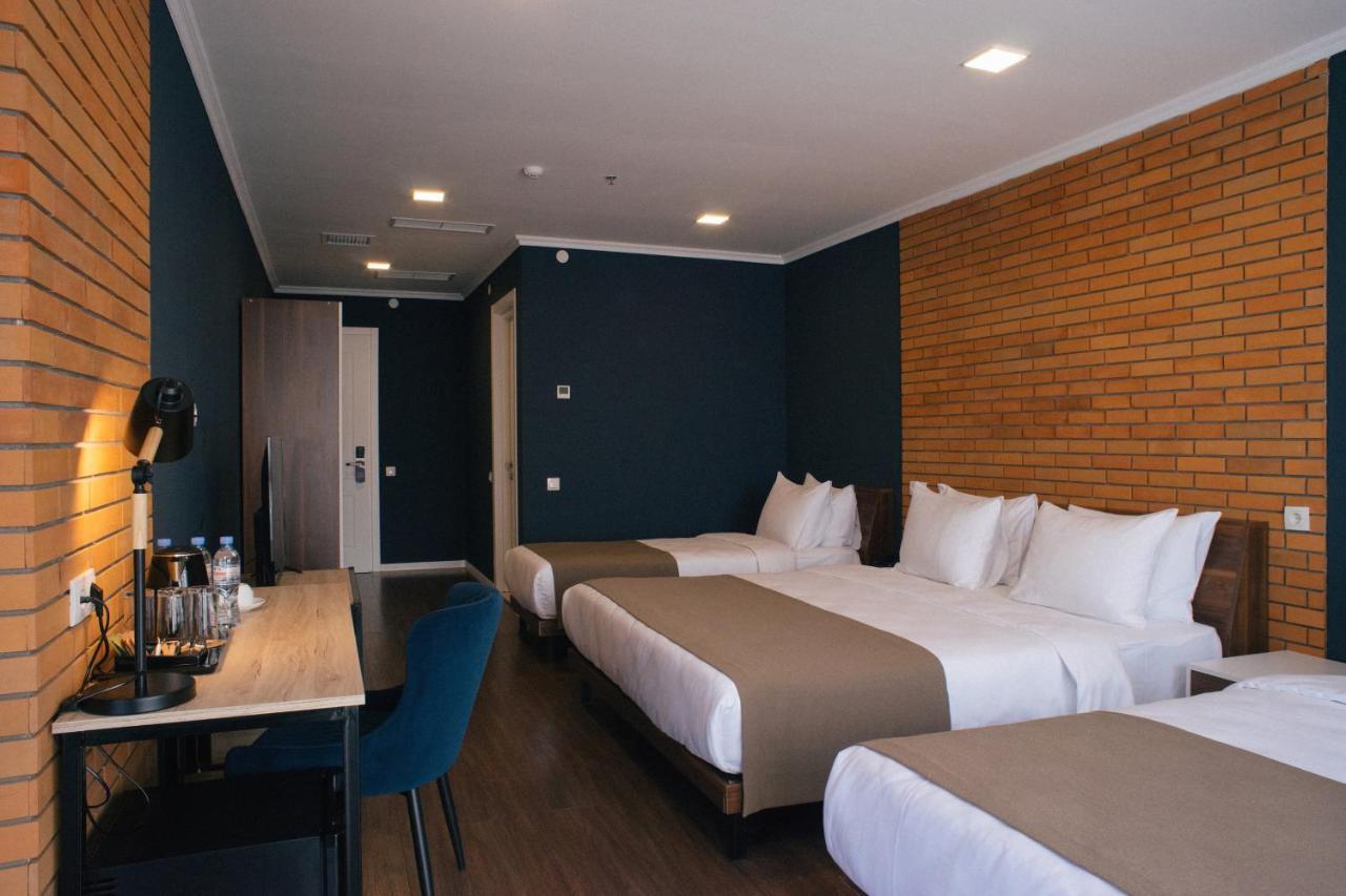 Bricks Hotel Tbilisi Ngoại thất bức ảnh